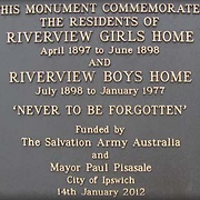 Plaque on memorial plinth at Riverview